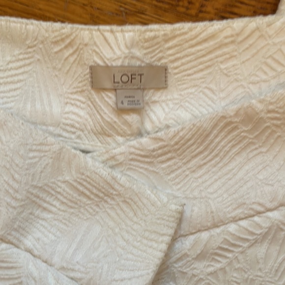 White capri pants - Picture 3 of 5